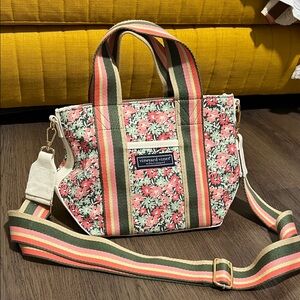 Vineyard vines mini tote cotton flower